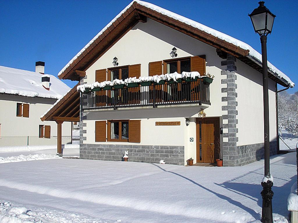 Casa Rural Irugoienea Espinal-Auzperri Exteriör bild